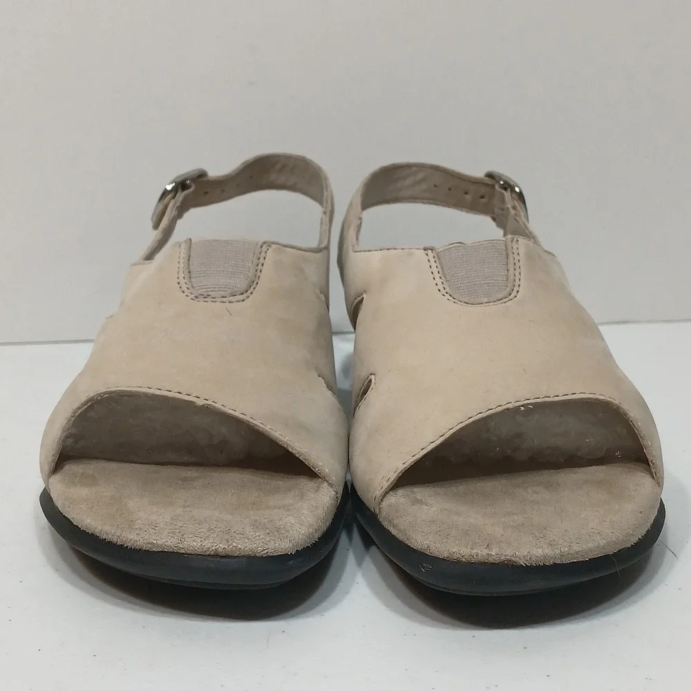 I Love Comfort Blythe Beige Women's Wedge‎  Sandals Size 8